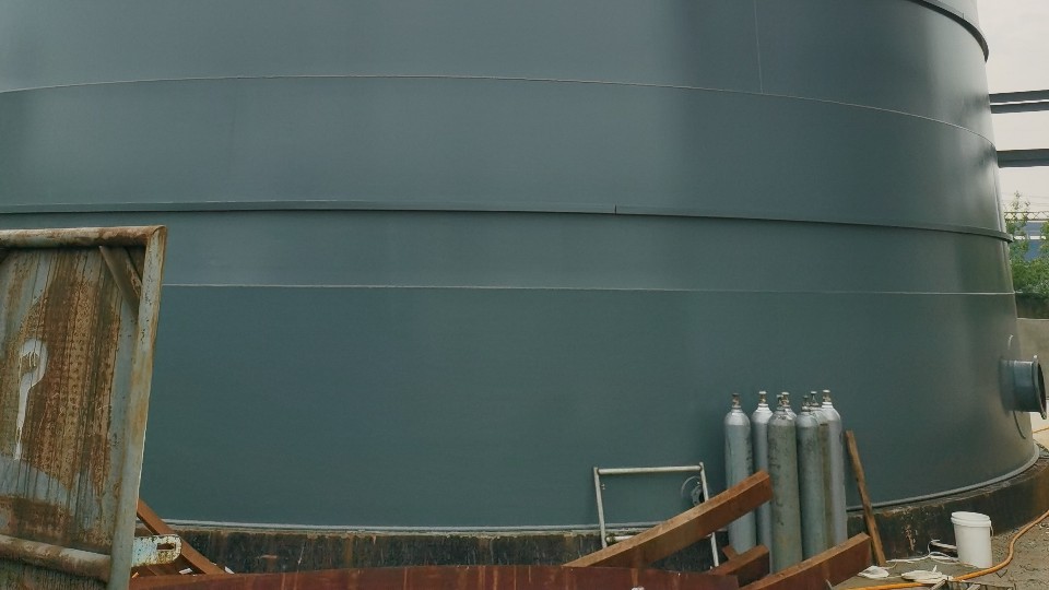 油庫儲罐外壁防腐怎么做?富萊德防腐漆一次搞定鹽霧與工期