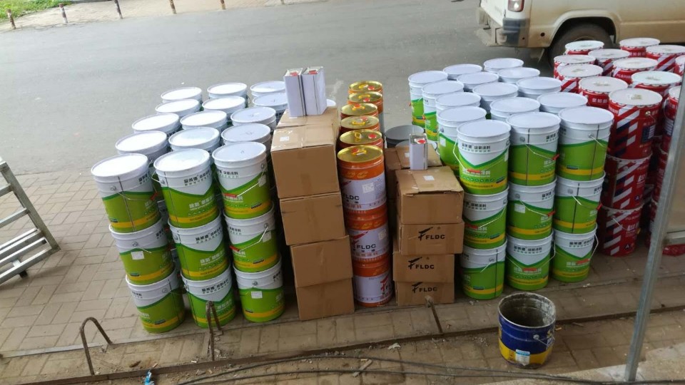 項目施工在購買時選擇氟碳漆還是富鋅漆