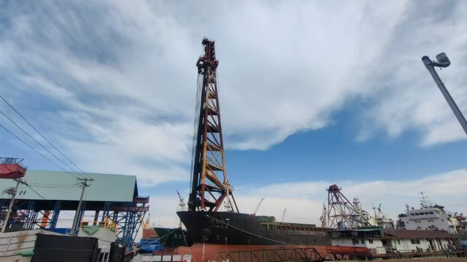 富萊德防腐涂料：破解海上打樁船樁架腐蝕難題的長效解決方案